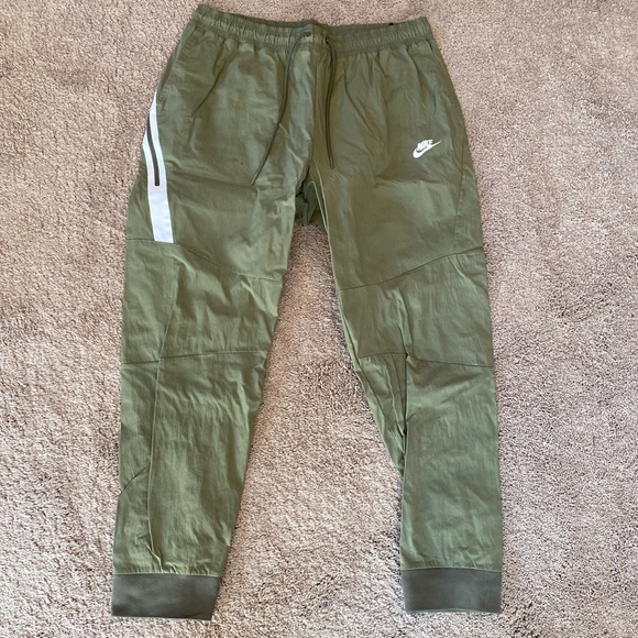 Nike Tech Olive Windbreaker Joggers 